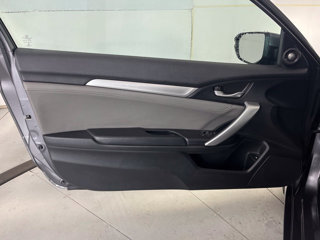 Used 2016 Honda Civic Touring image 24
