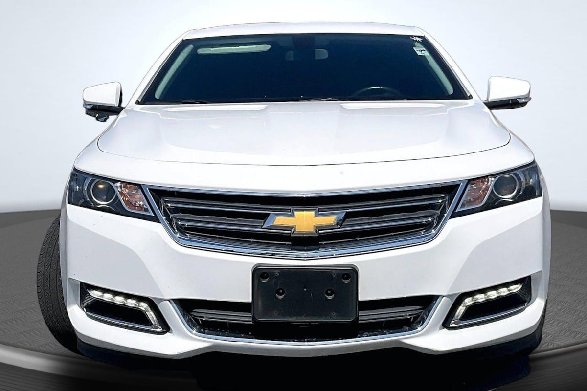 Used 2019 Chevrolet Impala LT image 3