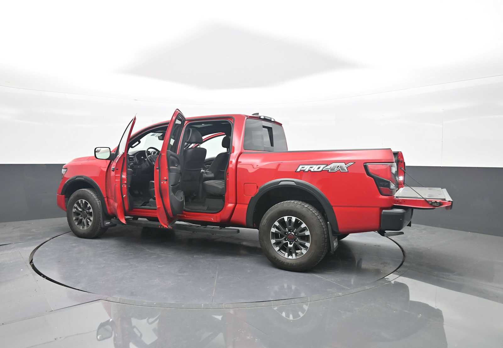 Used 2024 Nissan Titan PRO-4X w/ Pro-4x Convenience Package AWD/4WD image 53
