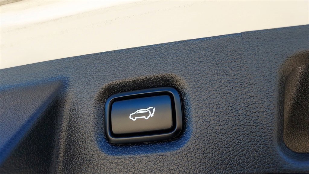 Used 2021 Hyundai Santa Fe Limited image 25
