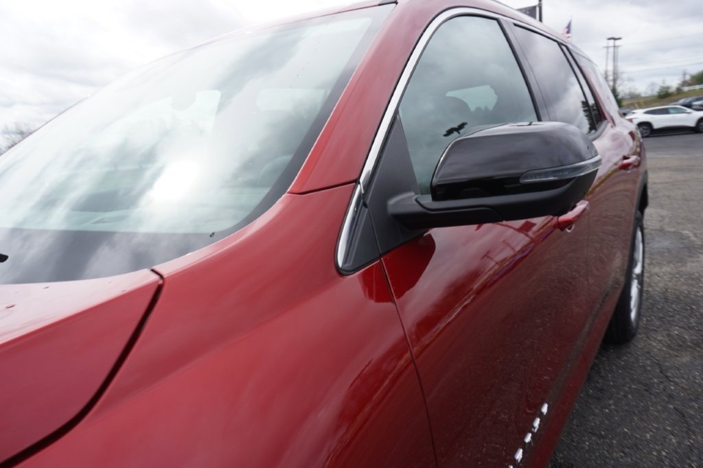 New 2025 Chevrolet Traverse LT w/ Driver Confidence Package image 13