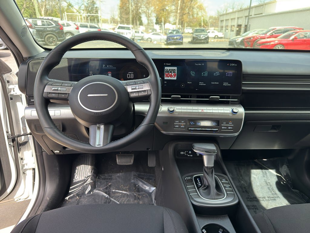 Used 2025 Hyundai Kona SEL image 23