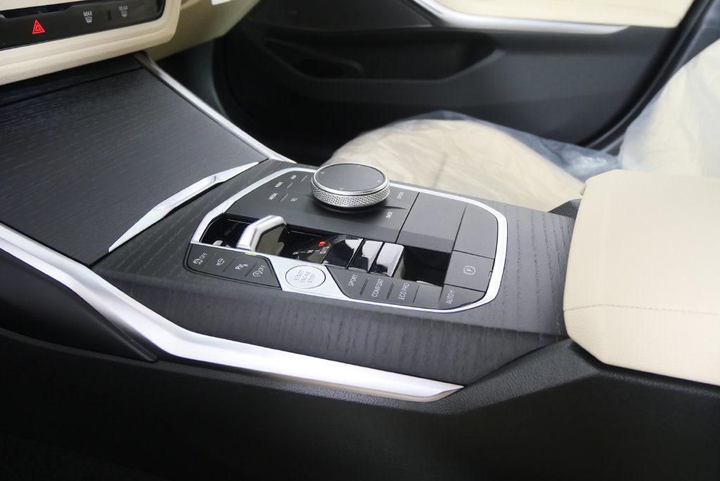 Used 2026 BMW 330i Sedan RWD image 23