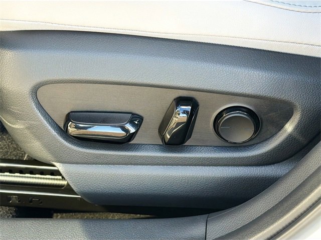 New 2025 Lexus UX 300h FWD image 24