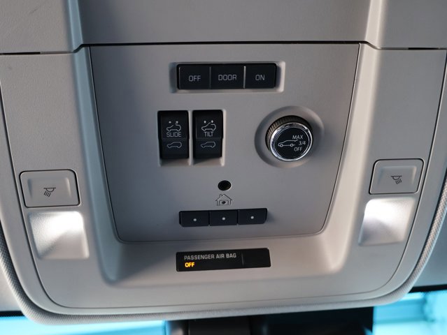Used 2019 Chevrolet Suburban Premier w/ Premier Plus Edition AWD/4WD image 23