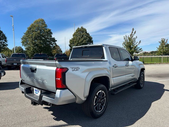 Used 2024 Toyota Tacoma TRD Sport w/ TRD Sport Upgrade Package AWD/4WD image 4