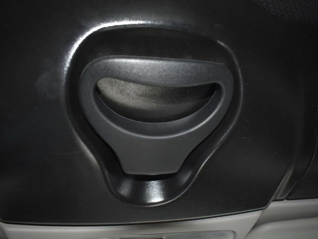 Used 2008 Chrysler Crossfire Limited image 25