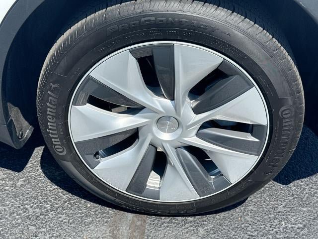 Used 2023 Tesla Model Y Long Range AWD/4WD image 32