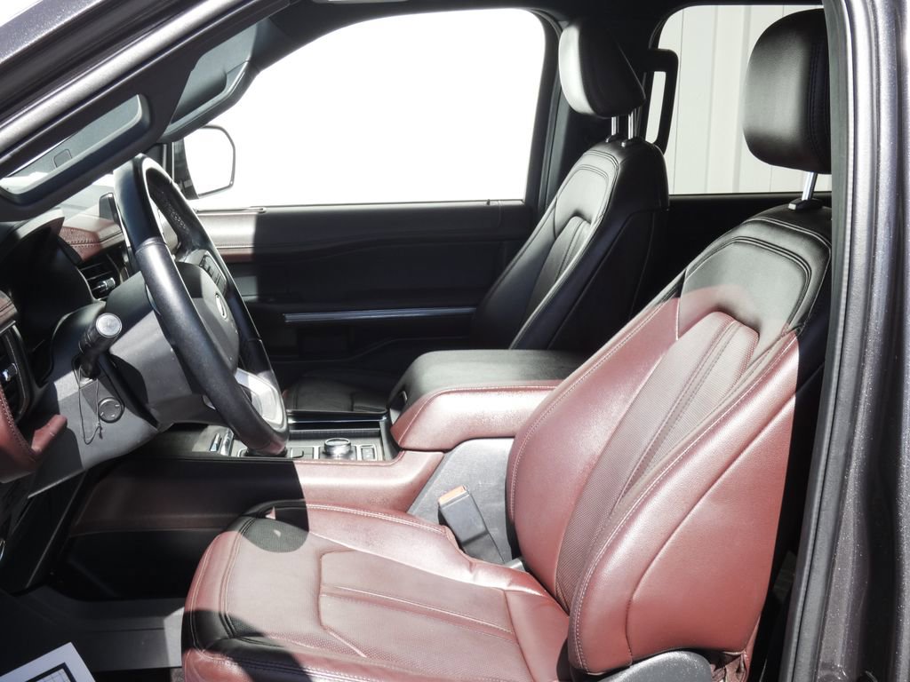 Used 2022 Ford Expedition Max Limited image 9