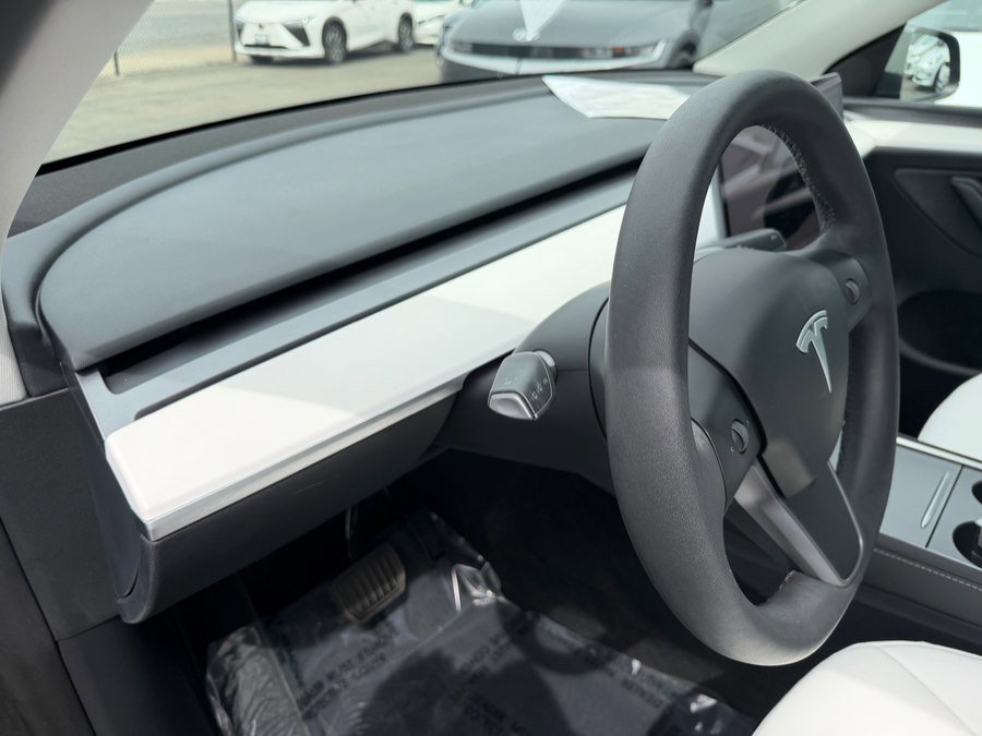 Used 2024 Tesla Model Y Long Range image 10