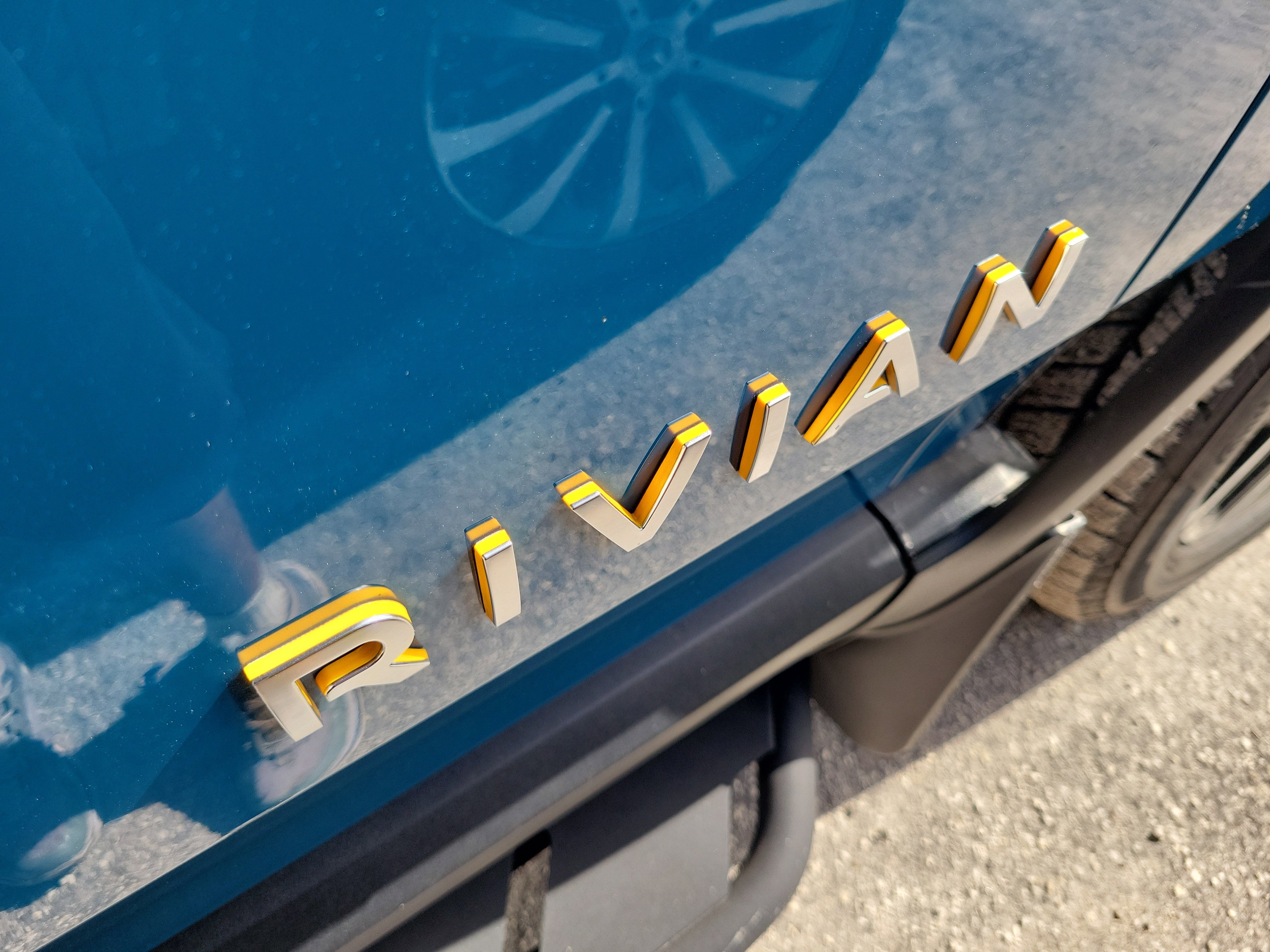 Used 2024 Rivian R1S Adventure image 3