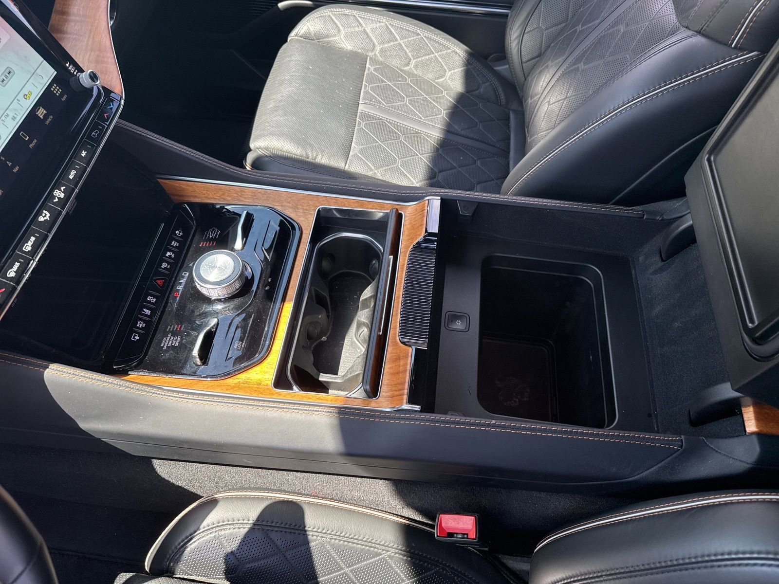 Used 2022 Jeep Grand Wagoneer Series III AWD/4WD image 27