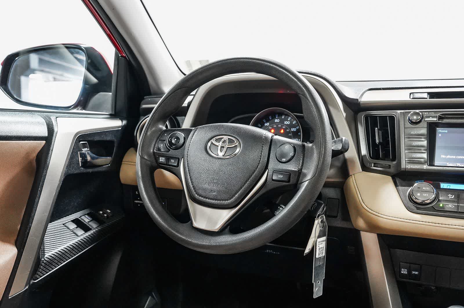 Used 2014 Toyota RAV4 XLE w/ Preferred Accessory Package FWD image 15
