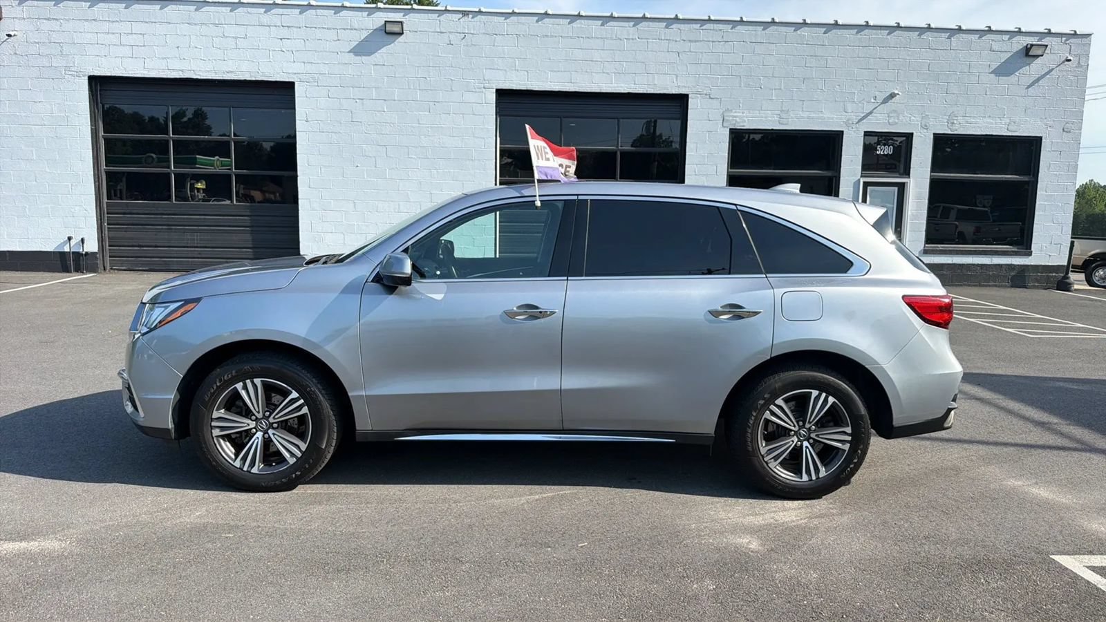 Used 2017 Acura MDX SH-AWD image 4