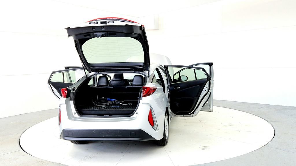 Certified 2018 Toyota Prius Prime Premium FWD image 11