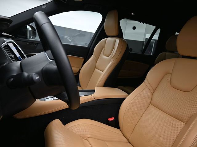 Used 2023 Volvo XC90 B6 Ultimate w/ Protection Package image 10