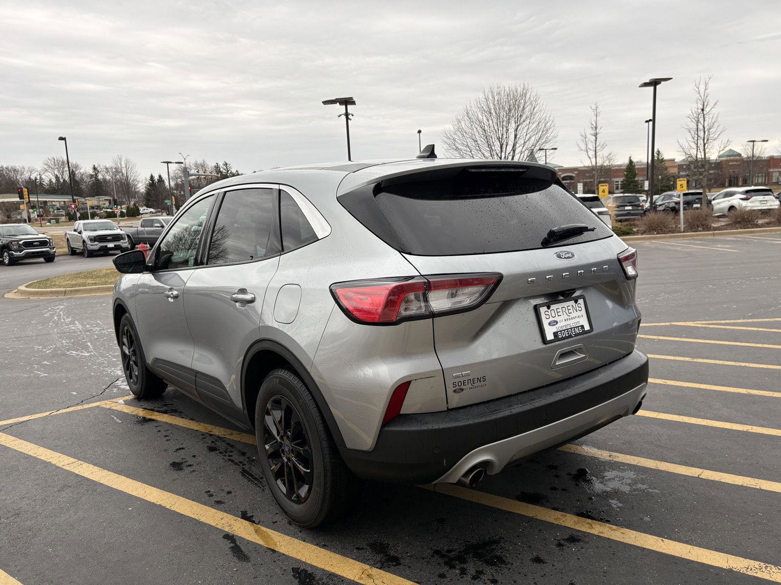 Used 2022 Ford Escape SE w/ Cold Weather Package image 4
