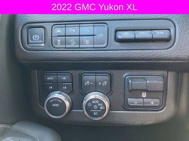 Used 2022 GMC Yukon XL Denali w/ Denali Premium Package image 30