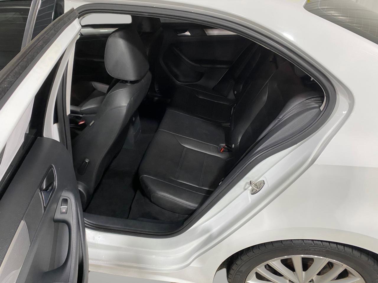 Used 2015 Volkswagen Jetta SE image 11