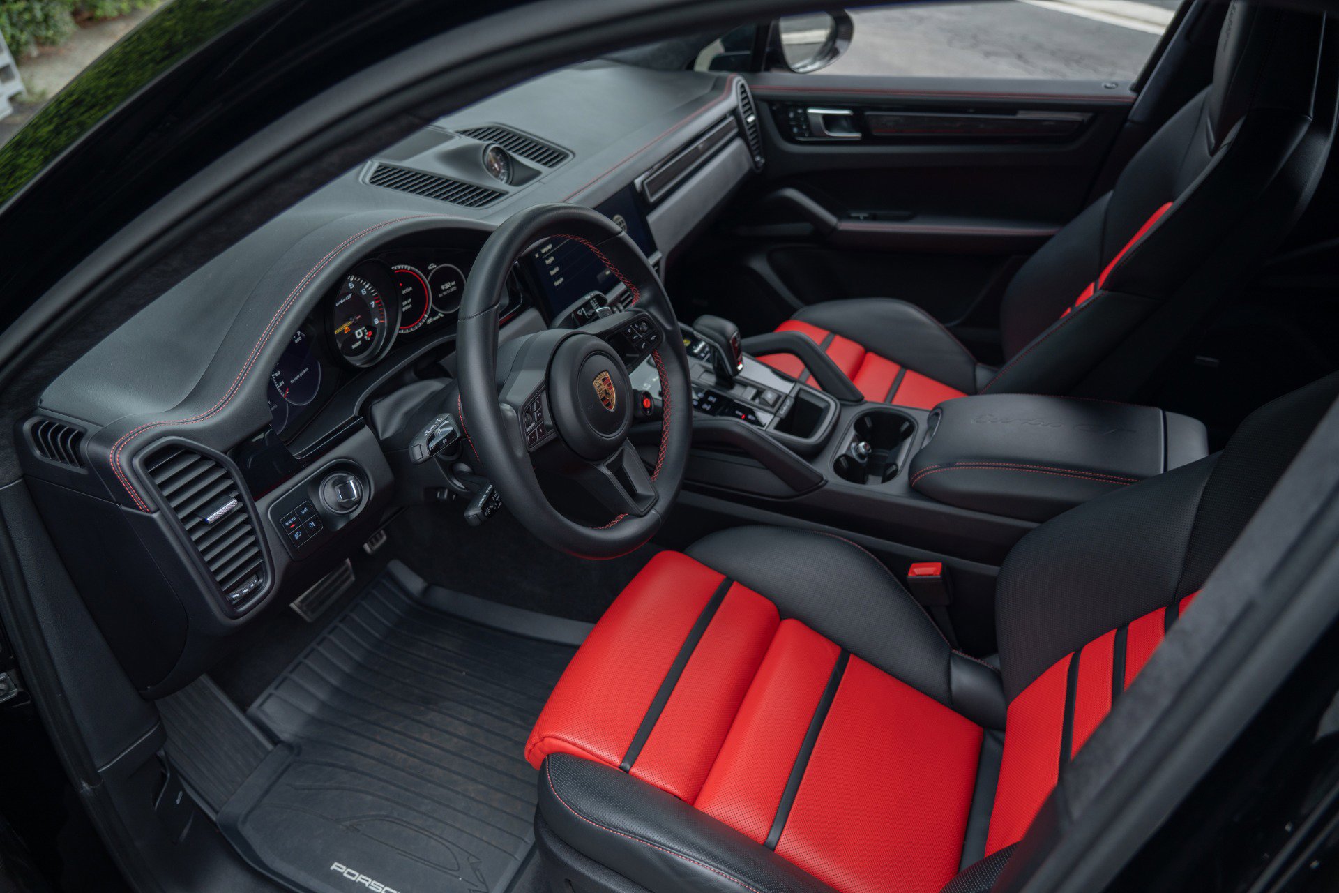 Used 2023 Porsche Cayenne Turbo GT image 56