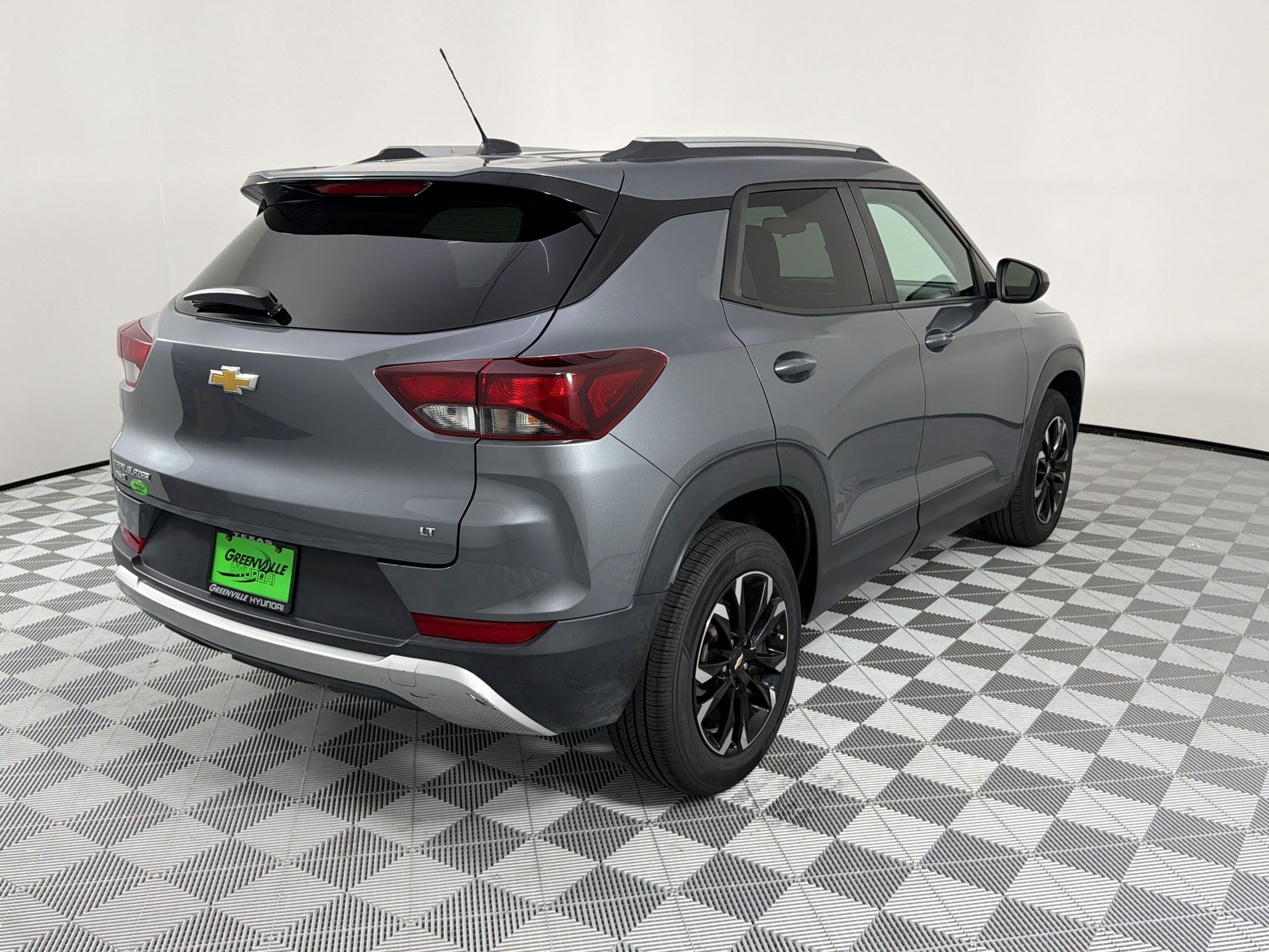 Used 2021 Chevrolet TrailBlazer LT AWD/4WD image 9