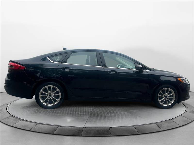 Used 2020 Ford Fusion SE image 6