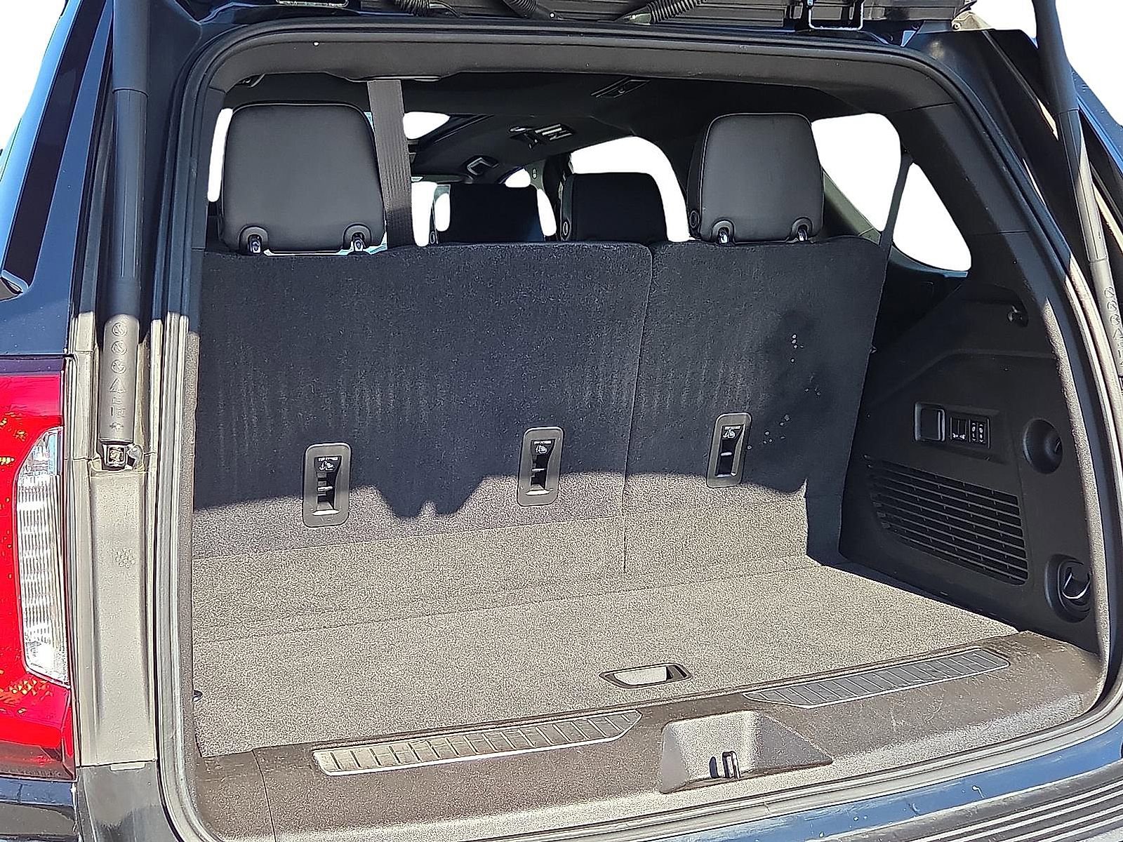 Used 2021 GMC Yukon AT4 w/ AT4 Premium Plus Package image 9