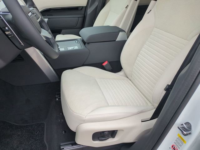 New 2026 Land Rover Discovery S image 12