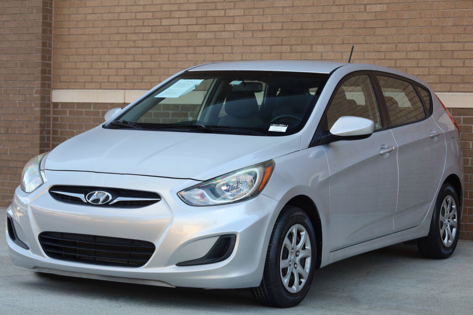 Used 2013 Hyundai Accent GS FWD image 5