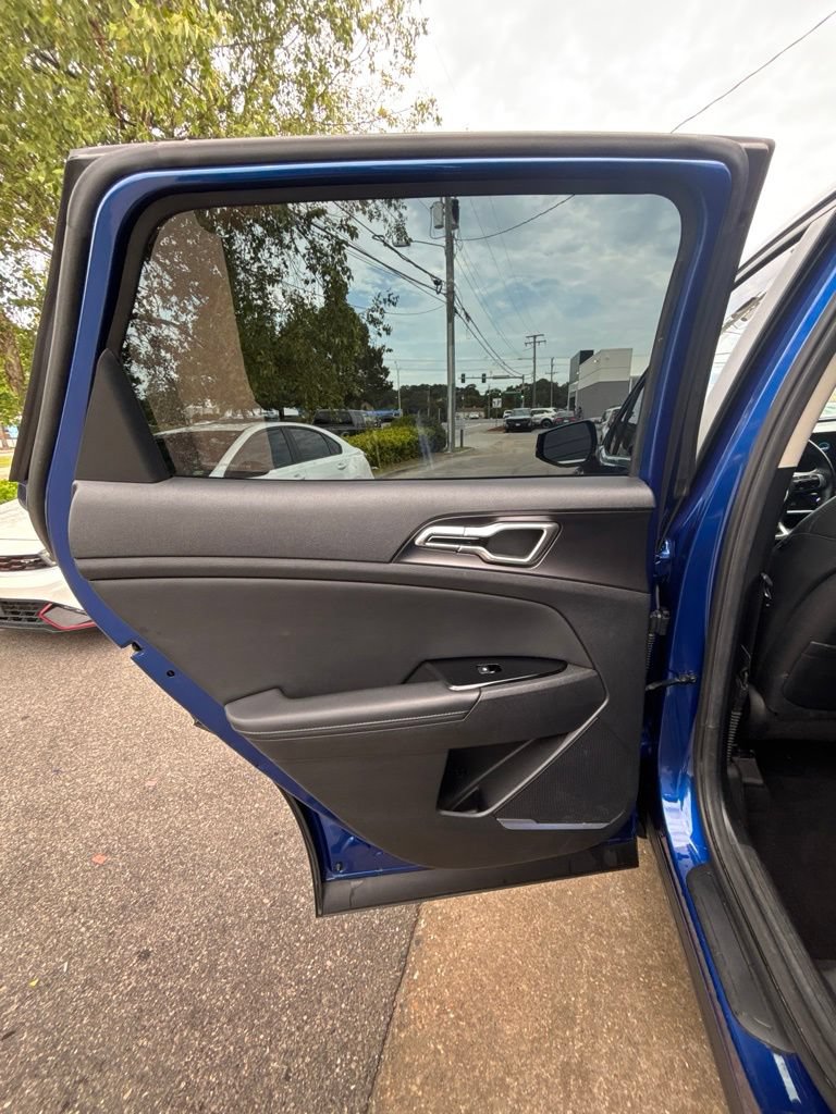 Certified 2023 Kia Sportage EX FWD image 17