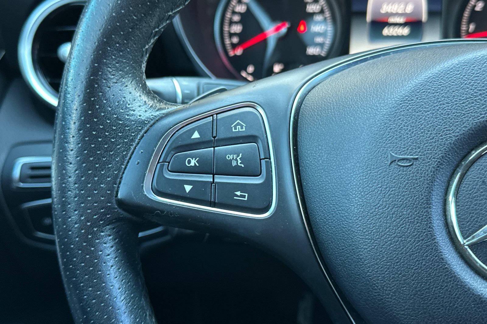 Used 2018 Mercedes-Benz C 300 Sedan image 30