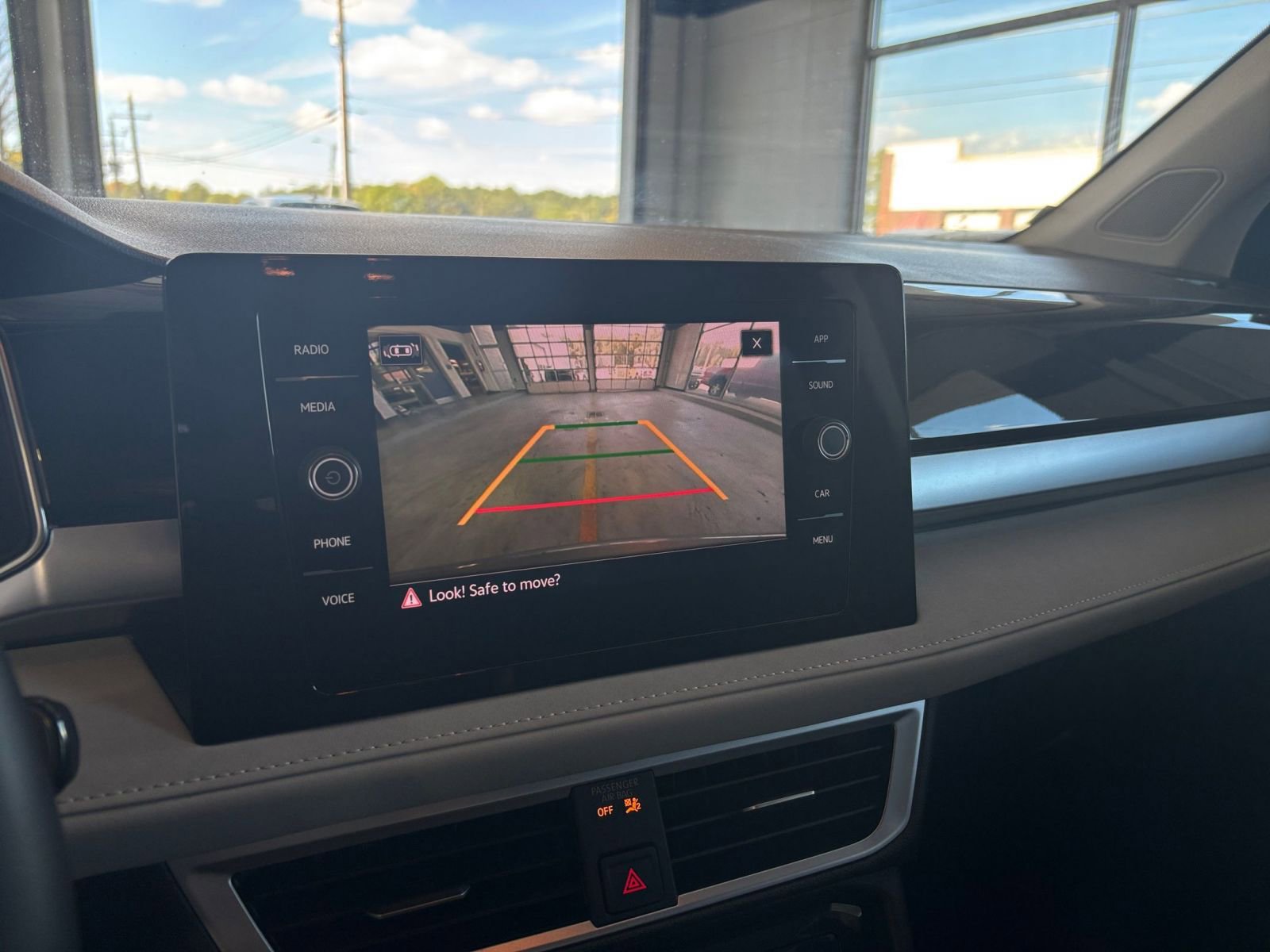 Used 2025 Volkswagen Taos SE image 23