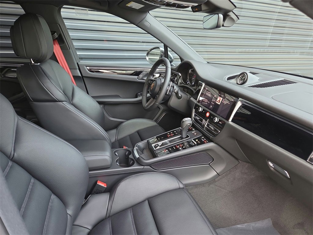 New 2026 Porsche Macan S image 18