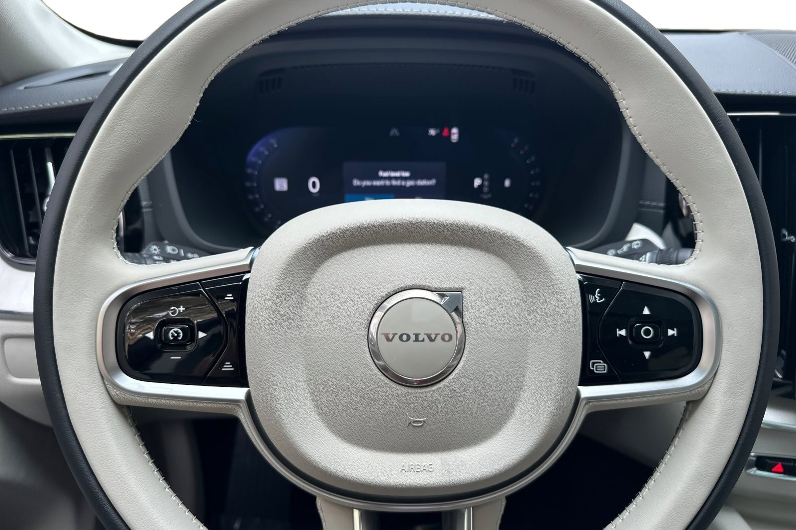 New 2026 Volvo XC60 B5 Ultra w/ Climate Package image 25