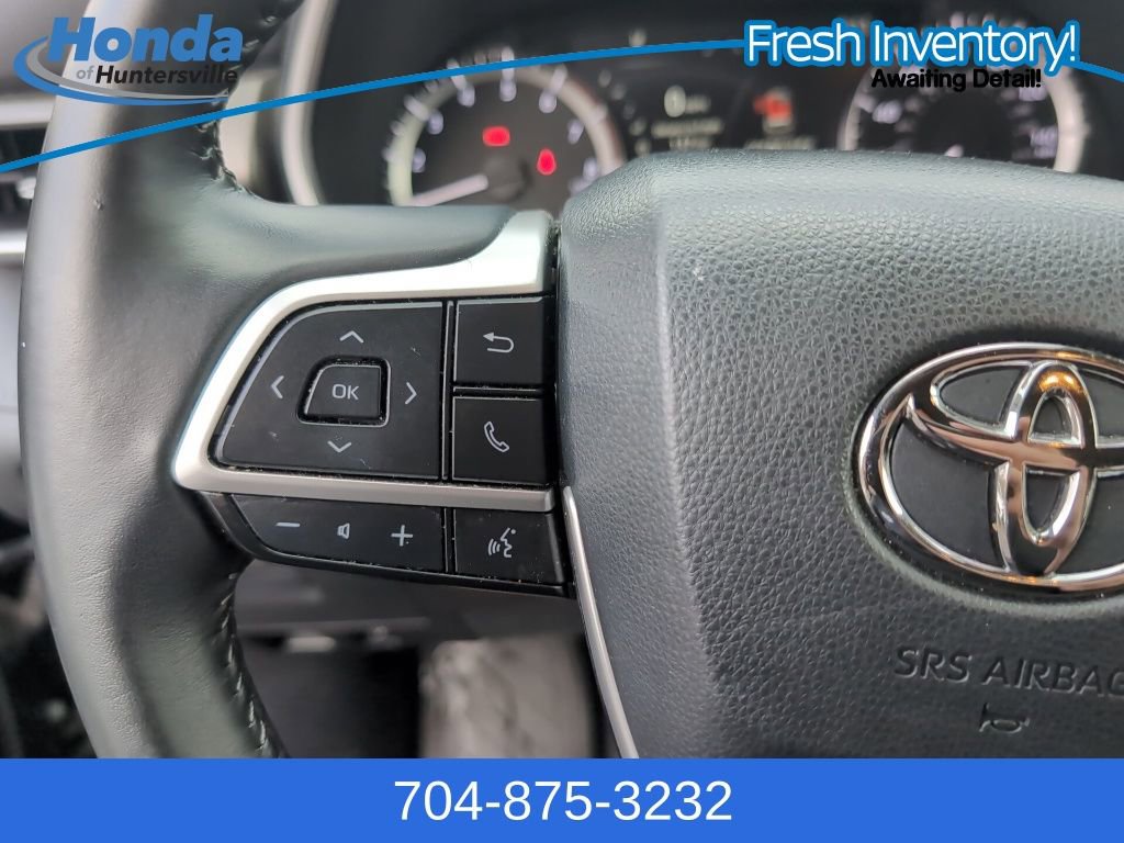 Used 2023 Toyota Highlander XLE image 18