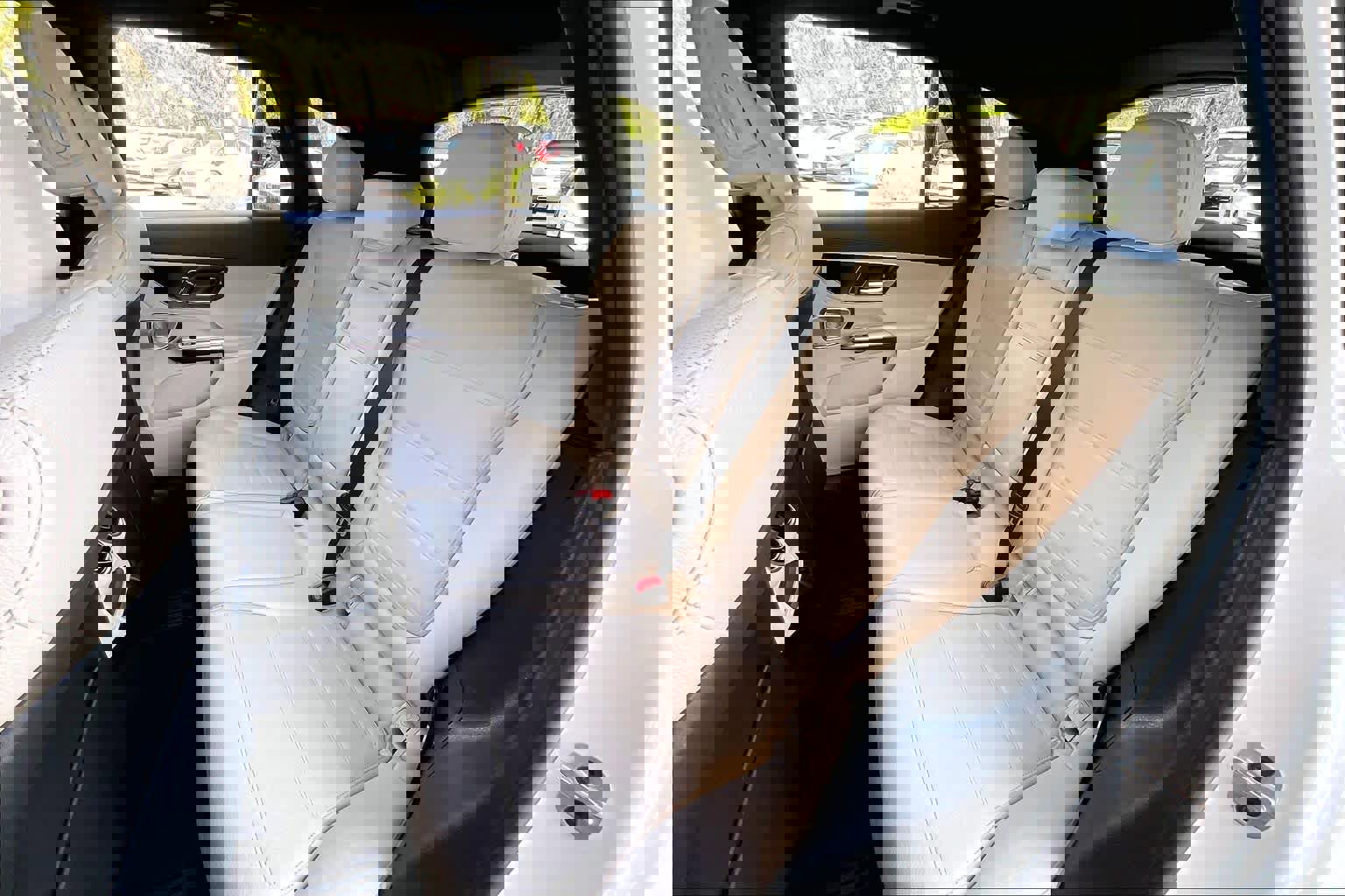 Used 2025 Mercedes-Benz GLC 300 4MATIC image 20