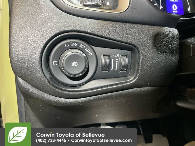 Used 2015 Jeep Renegade Latitude image 20