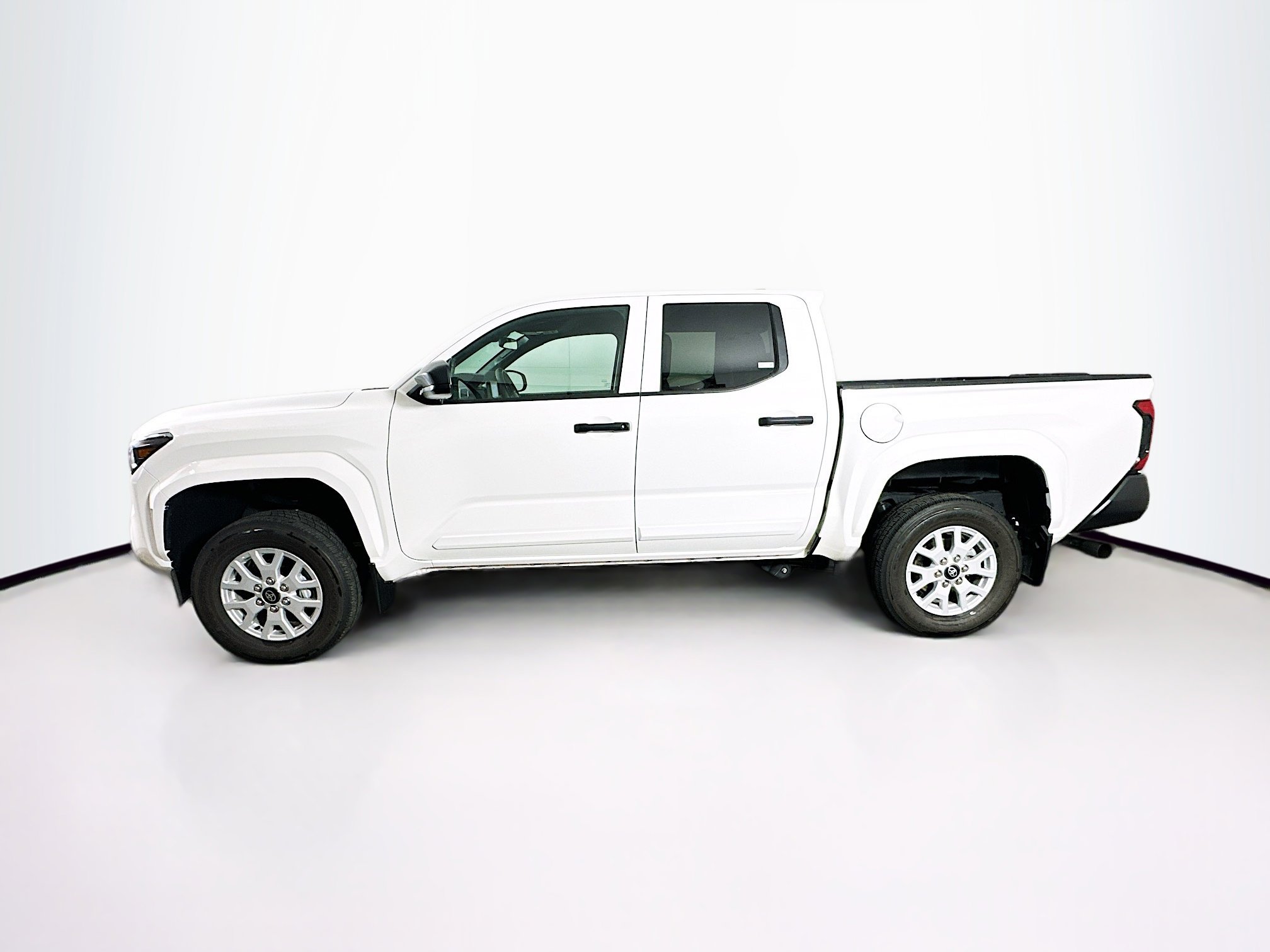 Used 2024 Toyota Tacoma SR image 4