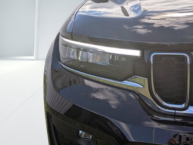 New 2025 Jeep Grand Cherokee Overland w/ Adv Protech Group III image 8