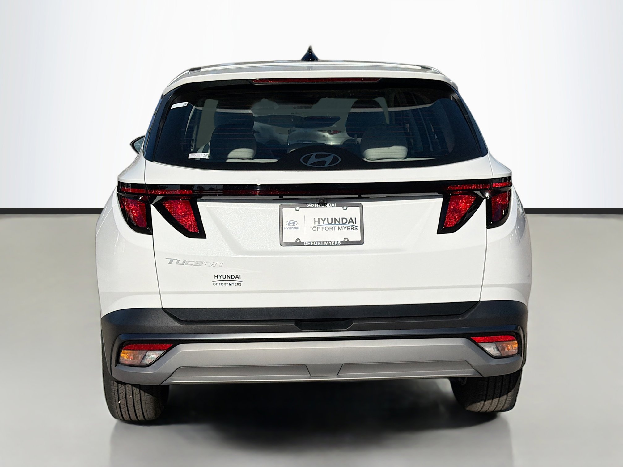 Used 2025 Hyundai Tucson SE image 4