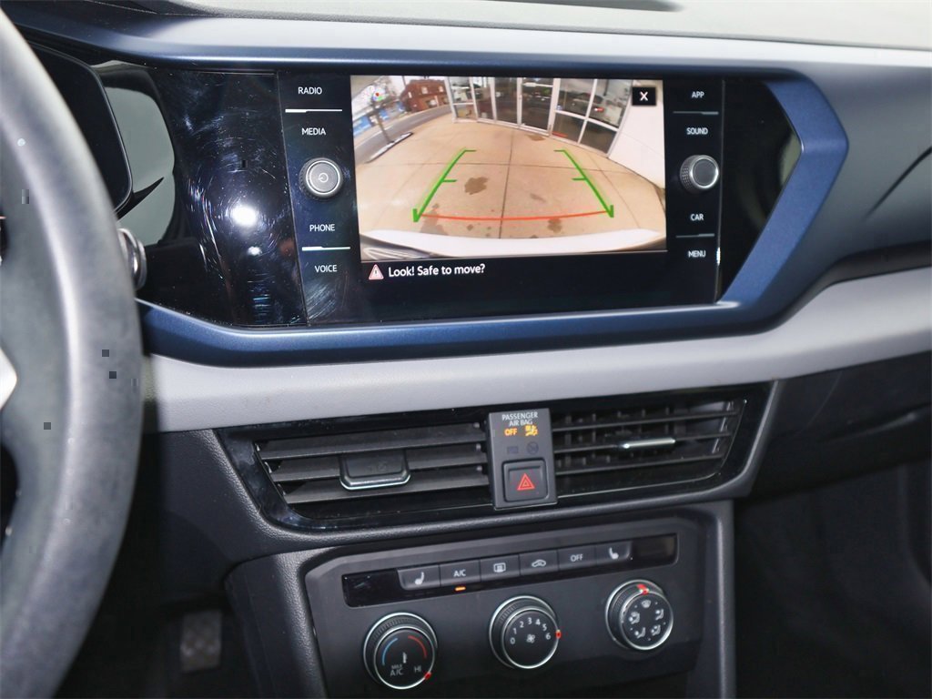 Certified 2022 Volkswagen Taos SE w/ Driver Assistance Package image 18