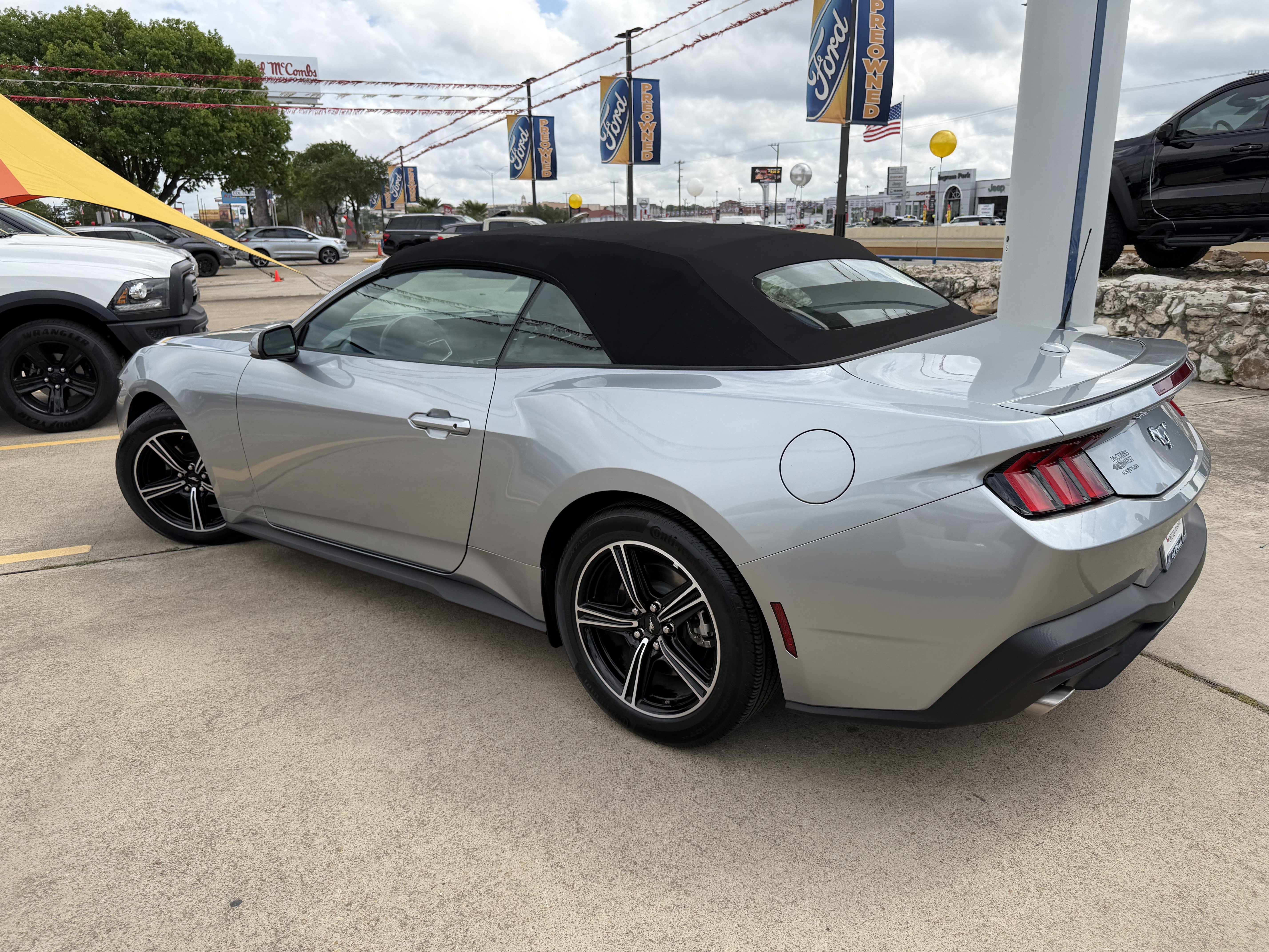 Certified 2025 Ford Mustang Premium image 7