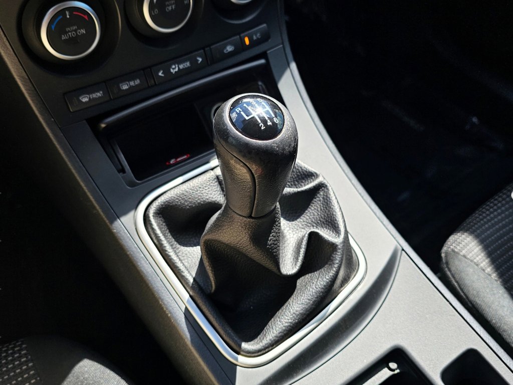 Used 2013 MAZDA MAZDA3 i Touring image 10