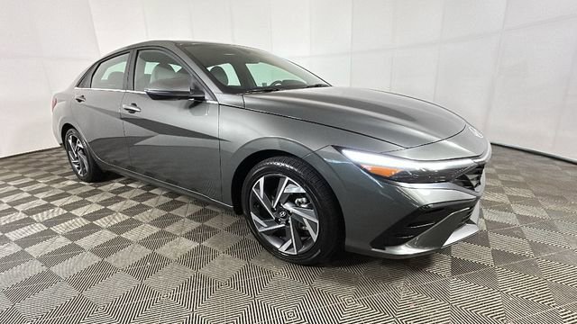 Used 2025 Hyundai Elantra Limited FWD video 2
