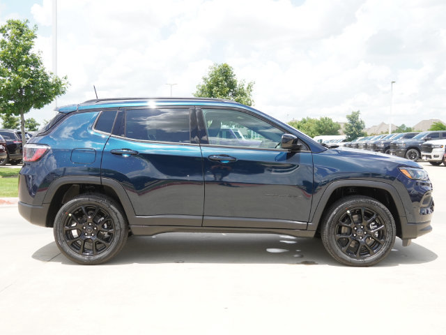 New 2026 Jeep Compass Latitude AWD/4WD image 11