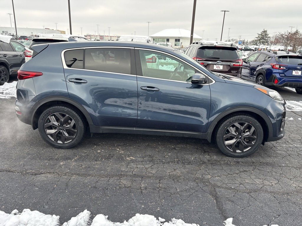 Used 2022 Kia Sportage LX w/ LX FWD Value Edition Package image 2