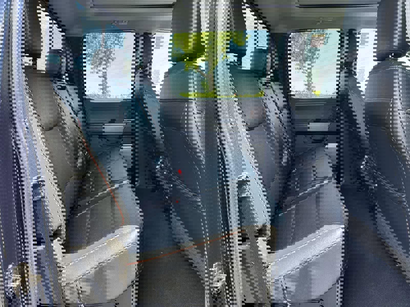 Used 2023 Ford F250 Lariat w/ Lariat Ultimate Package image 38