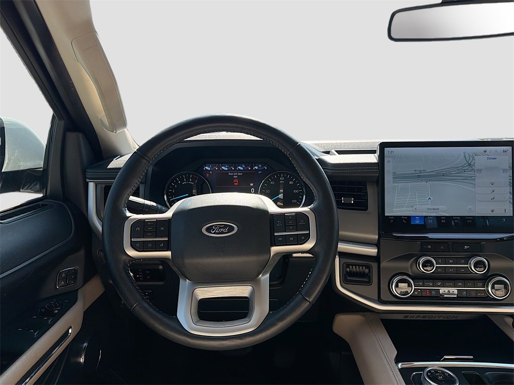 Used 2023 Ford Expedition XLT image 22