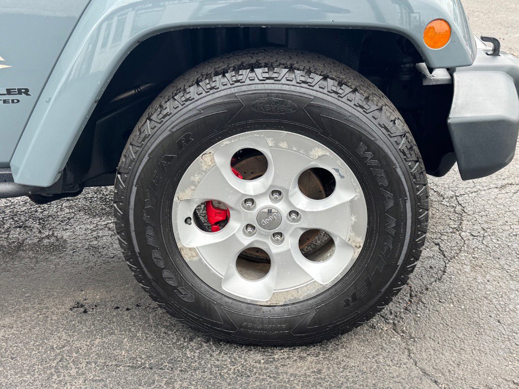 Used 2014 Jeep Wrangler Unlimited Sahara w/ Max Tow Package image 10