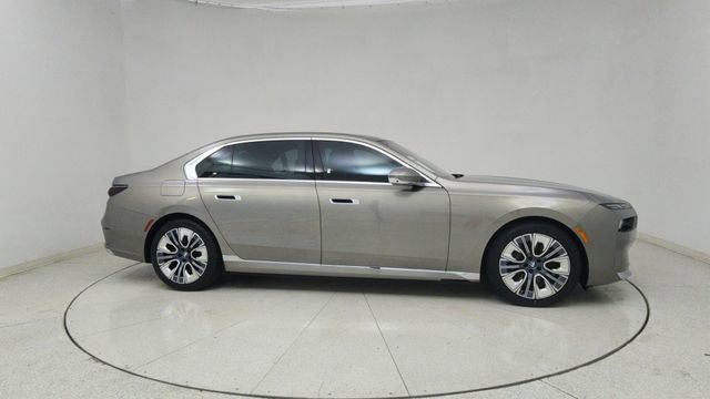 Used 2023 BMW i7 xDrive60 image 64